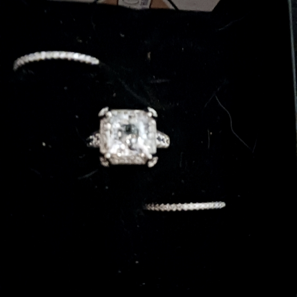 NEW RARE VICTORIA WIECK THREE PIECE QUADRILLION RING W/ PAVE GUARDS SIZE 6